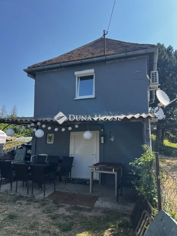 Eladó családi ház, Pécsett, Szénispán útján 13.5 M Ft