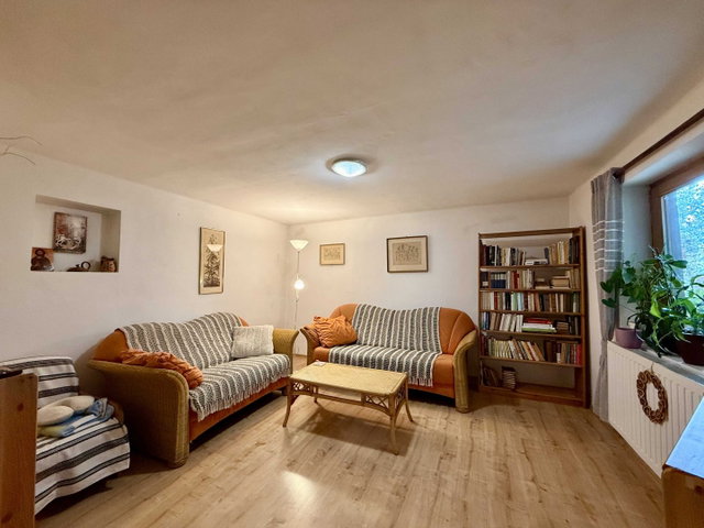 Eladó családi ház, Pécsett 93.9 M Ft, 4 szobás