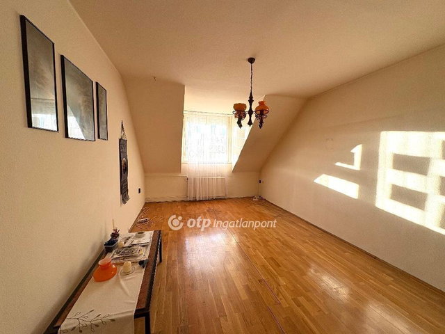 Eladó téglalakás, Nyíregyházán 49.99 M Ft, 3 szobás