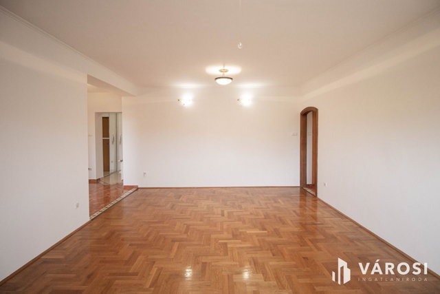 Eladó téglalakás, Győrött 79 M Ft, 2+1 szobás