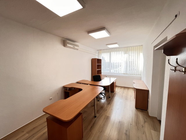 Kiadó iroda, Kaposváron, Raktár utcában 110 E Ft / hó, 2 szobás