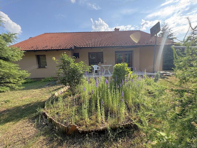 Eladó családi ház, Kecskeméten 96.2 M Ft, 4 szobás