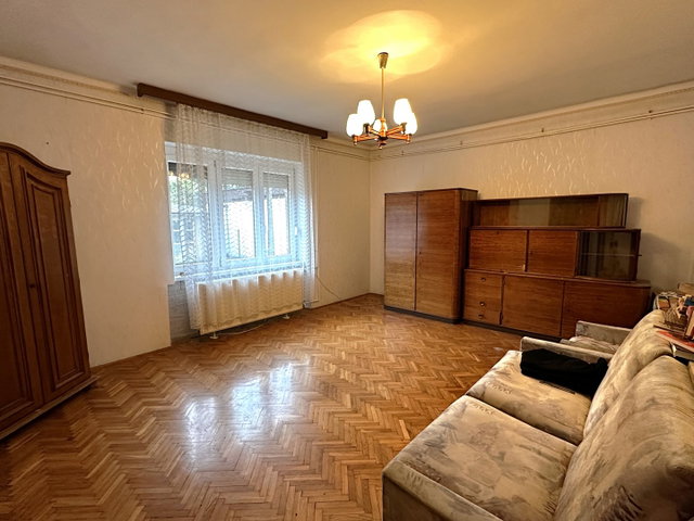 Eladó családi ház, Dunaújvárosban 60 M Ft, 3 szobás