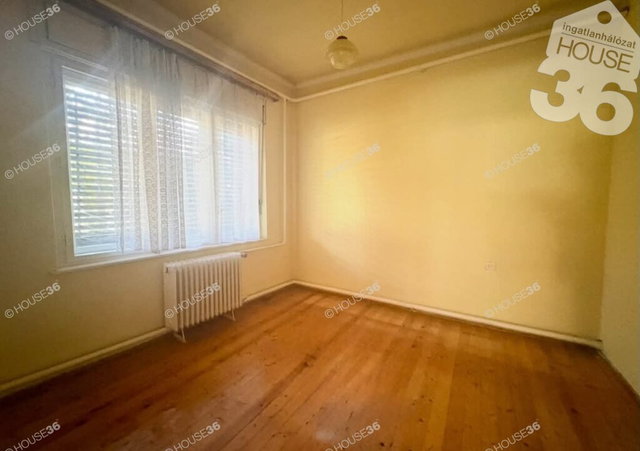 Eladó családi ház, Szabadszálláson 28.5 M Ft, 3 szobás