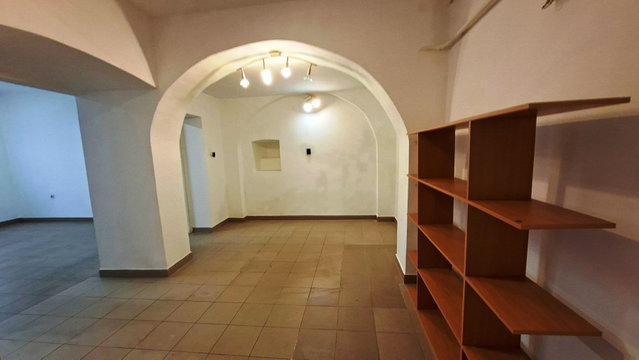 Kiadó ipari ingatlan, Székesfehérvárott 200 E Ft / hó, 2 szobás