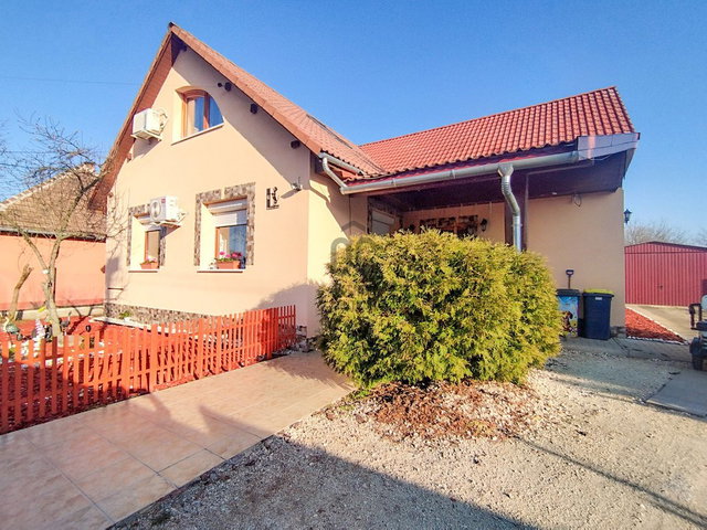 Eladó családi ház, Tápiószelén 89.9 M Ft, 4 szobás