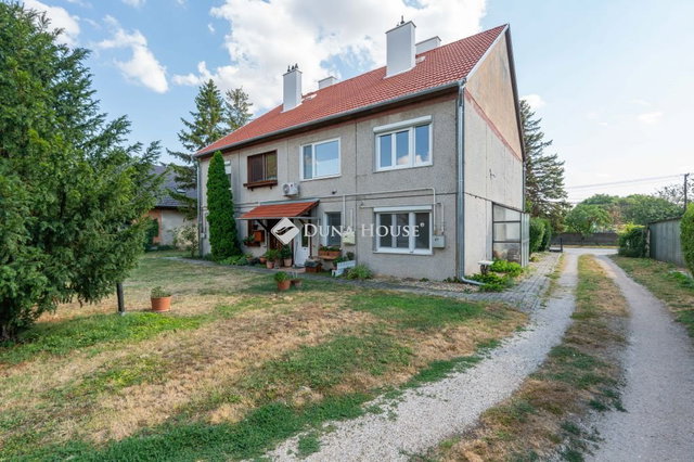 Eladó panellakás, Csákváron, Jókai utcában 45 M Ft, 3 szobás