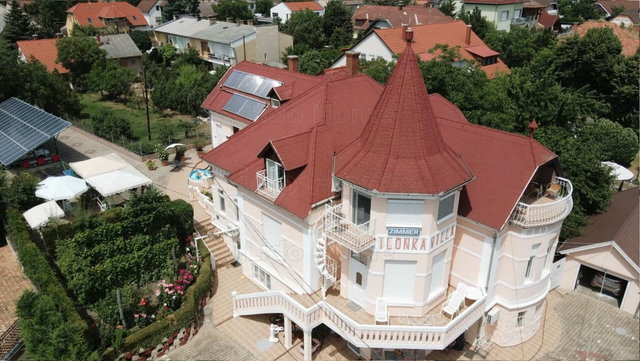 Eladó családi ház, Balatonfüreden 430 M Ft, 15 szobás
