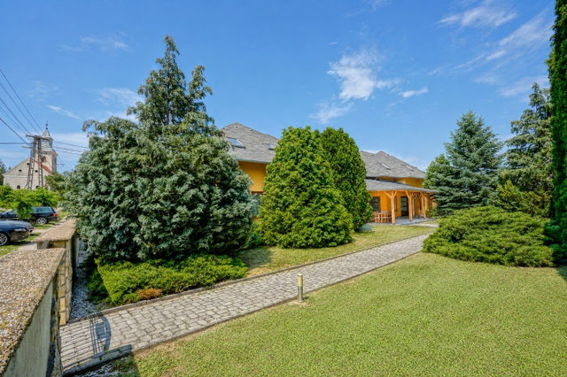 Eladó hotel, Szentgálon 240 M Ft, 5 szobás / költözzbe.hu
