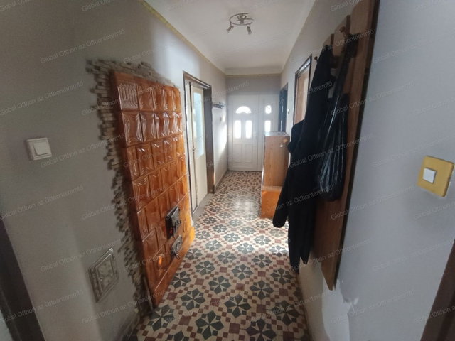 Eladó családi ház, Jánossomorján 39.99 M Ft, 3 szobás