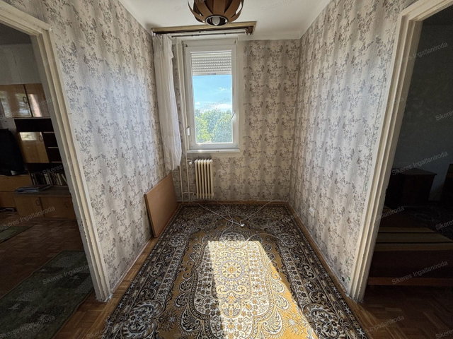Eladó téglalakás, Oroszlányban 32 M Ft, 3 szobás
