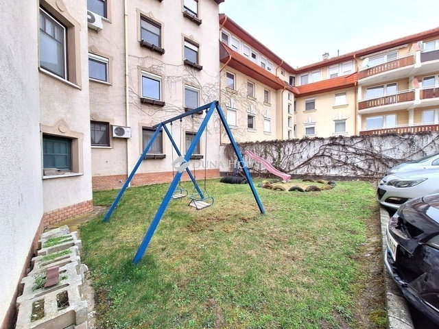Eladó téglalakás, Kecskeméten 54.8 M Ft, 3 szobás