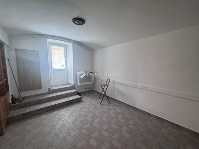 Eladó téglalakás, Pécsett, Mátyás király utcában 27.49 M Ft