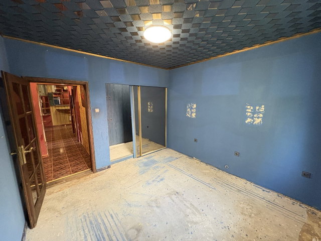 Eladó panellakás, Kaposváron 37.3 M Ft, 3 szobás