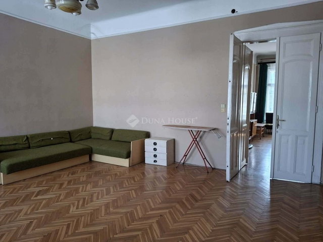 Eladó téglalakás, Budapesten, V. kerületben 178 M Ft, 3 szobás