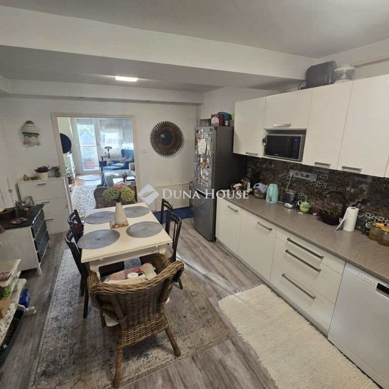 Téglalakás · 3 hálószoba · 62 m² · 59.899.999 Ft