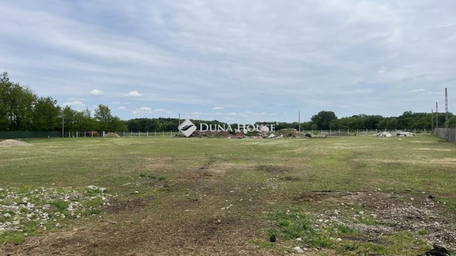 Eladó telek, Vecsésen 250 M Ft / költözzbe.hu