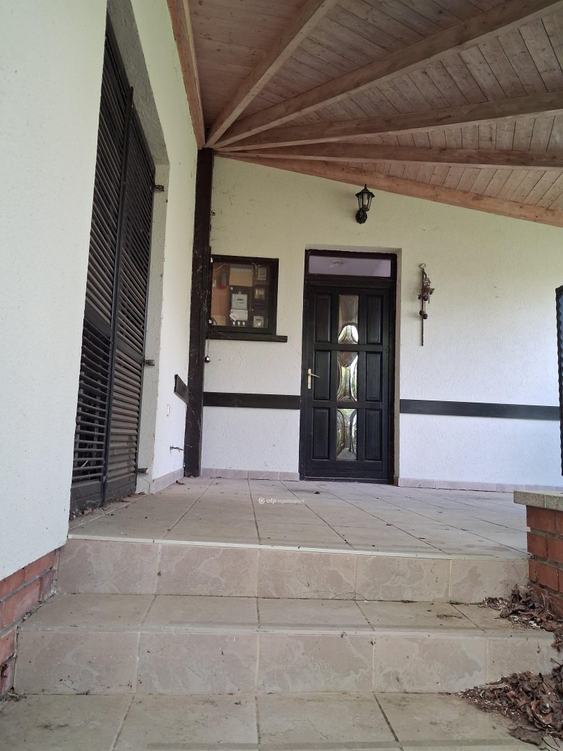 10 bed · 260m² · 170.000.000 ft