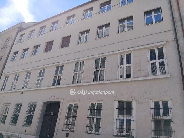 Eladó téglalakás, Budapesten, VI. kerületben 79.9 M Ft