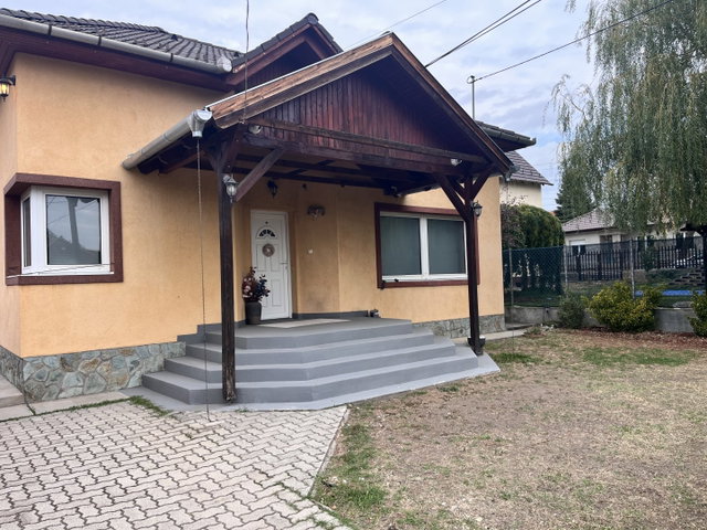 Eladó családi ház, Érden 193.6 M Ft, 7 szobás
