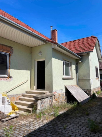 Eladó családi ház, Pilisvörösváron 99 M Ft, 3 szobás