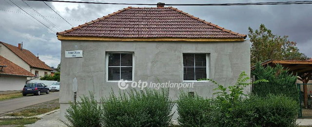Eladó családi ház, Hatvanban 38 M Ft, 3 szobás