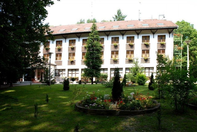 Eladó hotel, Salgótarjánban 290 M Ft, 31 szobás