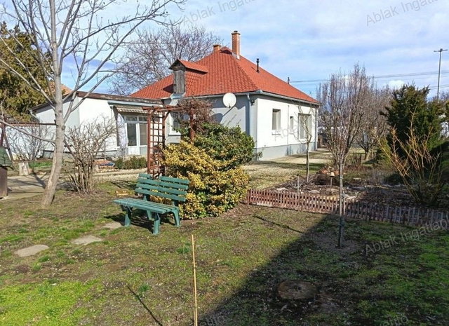 Eladó családi ház, Kecskeméten 68.5 M Ft, 3 szobás