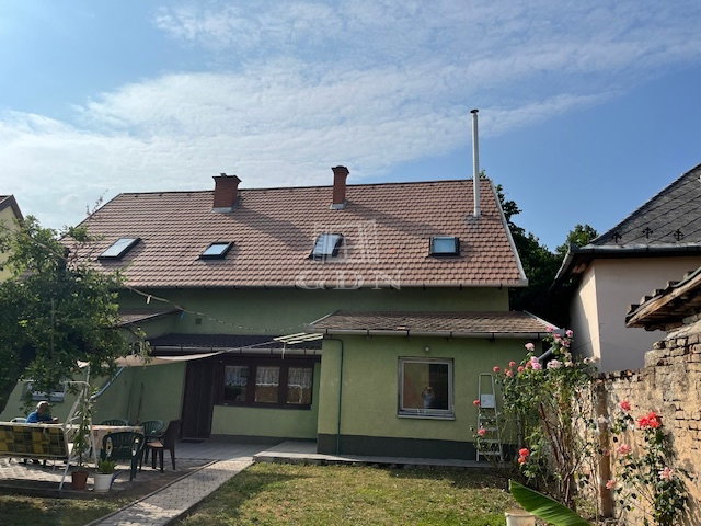 Eladó családi ház, Budapesten, XVI. kerületben 228.9 M Ft