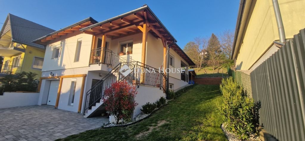6 bed · 161m² · 205.000.000 ft