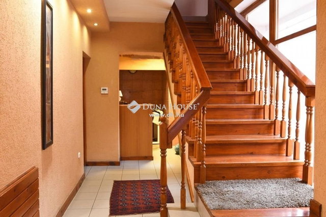 Eladó hotel, Kecskeméten 161.9 M Ft, 7 szobás