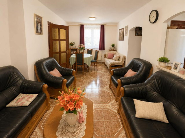 Eladó családi ház, Komlón 90 M Ft, 1+5 szobás