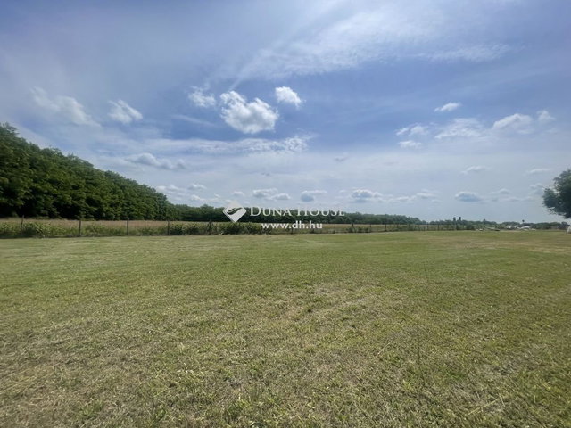 Eladó telek, Debrecenben 240 M Ft / költözzbe.hu