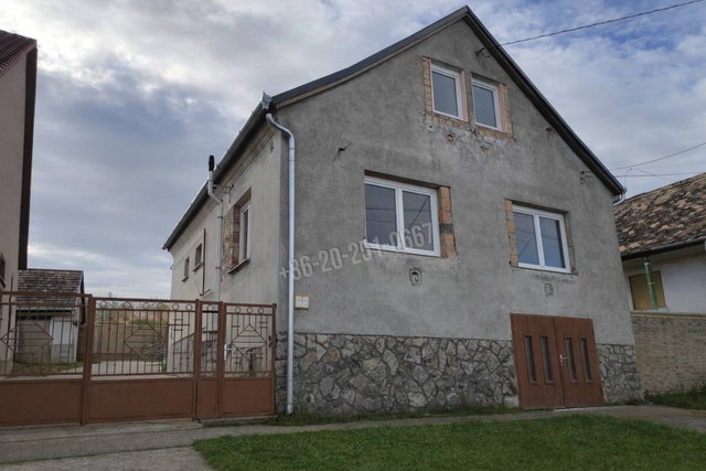Eladó családi ház, Sombereken 40 M Ft, 8 szobás