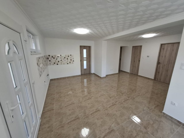 Eladó családi ház, Lajosmizsén 63.9 M Ft, 3 szobás