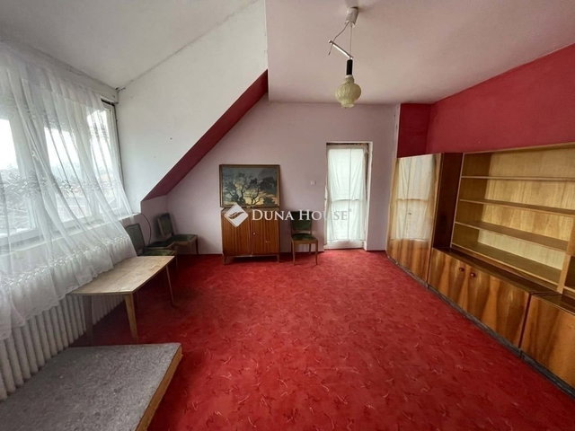 Eladó családi ház, Szegeden 89.95 M Ft, 9 szobás