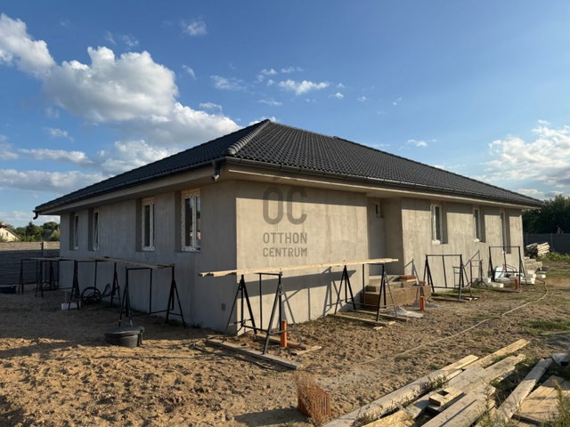 Eladó ikerház, Hajdúsámsonon 72 M Ft, 4 szobás