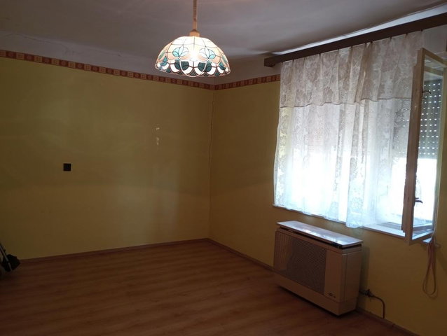 Eladó családi ház, Füzesabonyban 25 M Ft, 3 szobás
