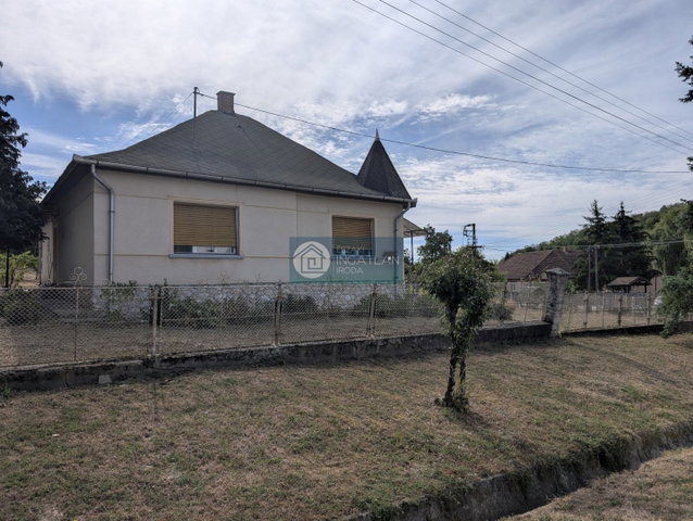 Eladó családi ház, Hegymegen 38 M Ft, 4 szobás