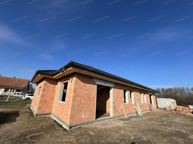 Eladó családi ház, Kecskeméten 89.995 M Ft, 4 szobás