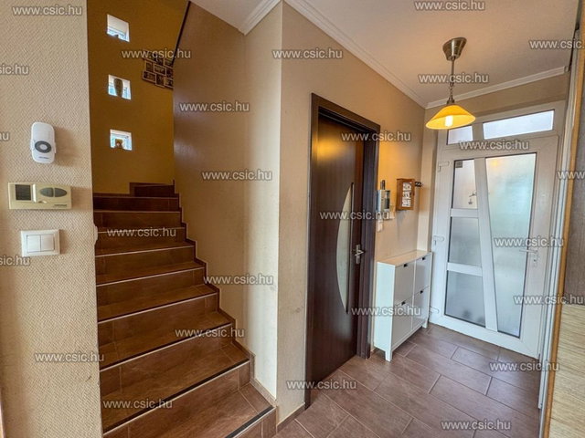 Eladó ikerház, Budaörsön 168.9 M Ft, 4 szobás