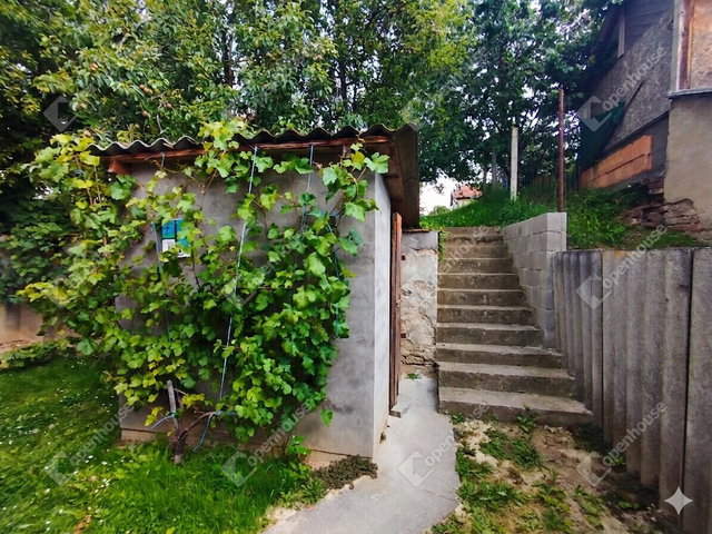 Eladó családi ház, Kaposváron 27.9 M Ft, 2 szobás