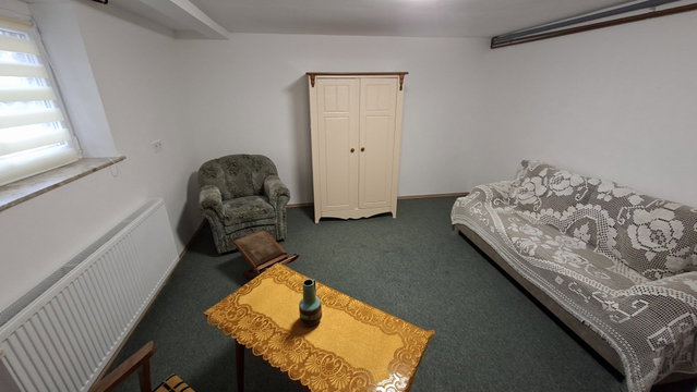 Kiadó téglalakás, albérlet, Pécsett 120 E Ft / hó, 1 szobás