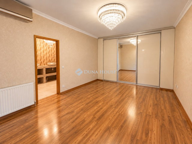 Eladó családi ház, Nagykovácsiban 290 M Ft, 5 szobás