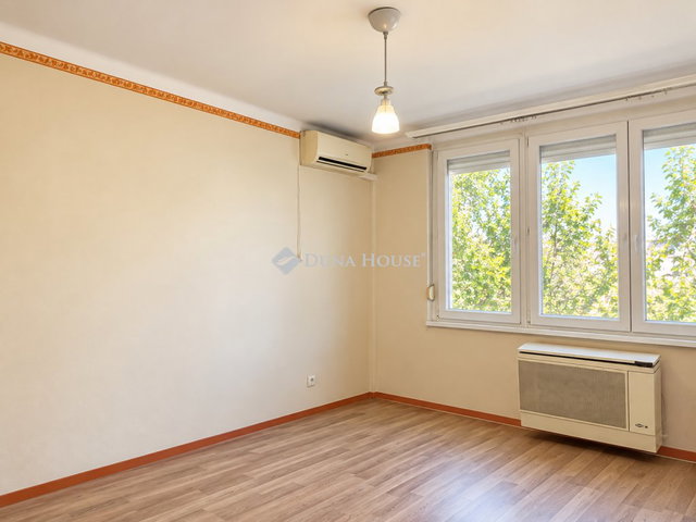 Eladó panellakás, Kalocsán 20.6 M Ft, 1 szobás