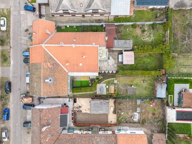 Eladó családi ház, Budapesten, XV. kerületben 96.5 M Ft