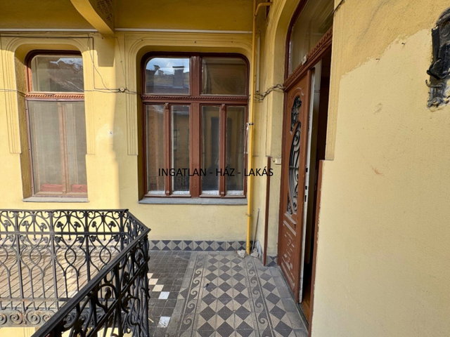 Eladó téglalakás, Budapesten, IX. kerületben, Ferenc körúton