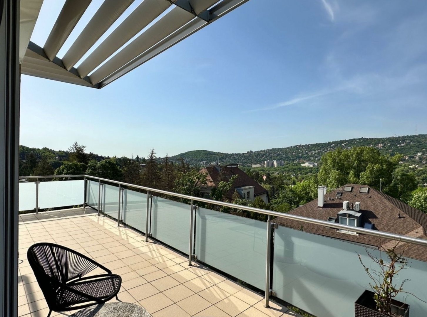 3 bed · 100m² · 900.000 ft