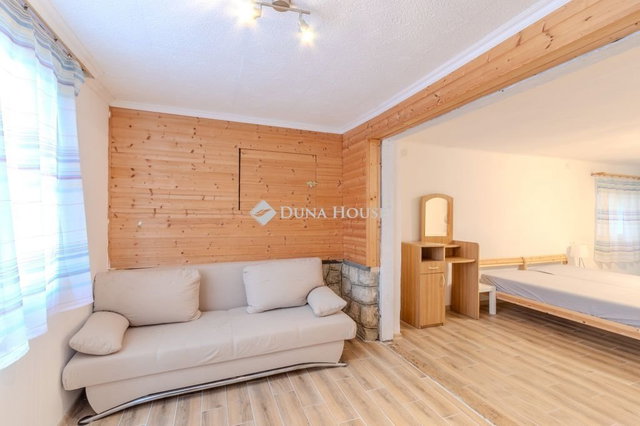 Eladó családi ház, Cserépfaluban 58 M Ft, 6 szobás