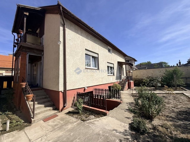 Eladó családi ház, Kecskeméten 89.9 M Ft, 6 szobás